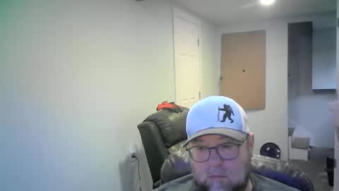 Snapshot of mister_happy567 chatting on 02/21/26, 12:44 Mr. Happy online show from 02/21/26, 12:44