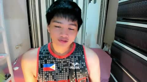 Snapshot of mister_officer chatting on 04/04/26, 04:48 SAINT SACHI will make your day online show from 04/04/26, 04:48