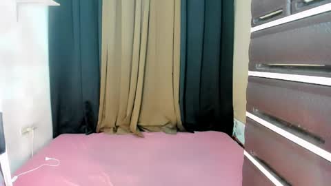 Snapshot of mister_officer chatting on 04/12/26, 06:13 SAINT SACHI will make your day online show from 04/12/26, 06:13