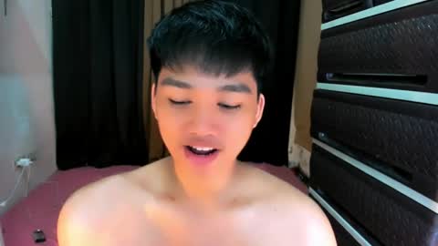 Snapshot of mister_officer chatting on 04/17/26, 01:36 SAINT SACHI will make your day online show from 04/17/26, 01:36