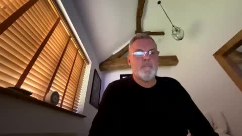 Snapshot of misterblivs chatting on 11/02/25, 03:36 Misterblivs online show from 11/02/25, 03:36