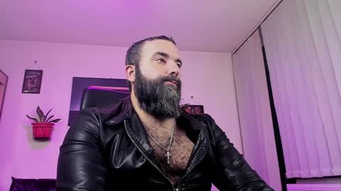 Snapshot of misterlov3r chatting on 12/17/24, 10:11 misterlov3r online show from 12/17/24, 10:11