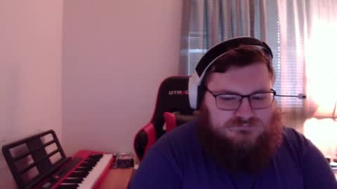 Snapshot of mistermac935 chatting on 12/06/24, 01:00 mistermac935 online show from 12/06/24, 01:00