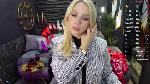 Darsy online show from 02/11/25, 01:41