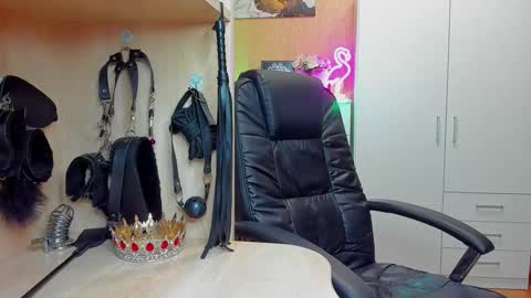 Mistress Kristi online show from 11/11/25, 07:58