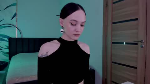 Mistress Mia online show from 10/07/25, 11:57