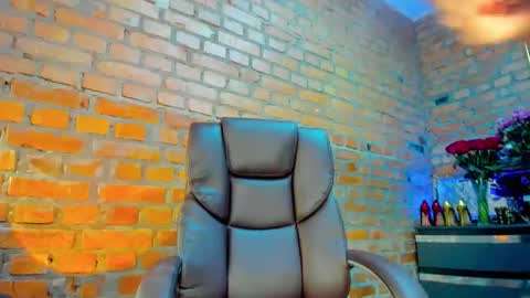 mistress_milana_ online show from 11/23/25, 11:10