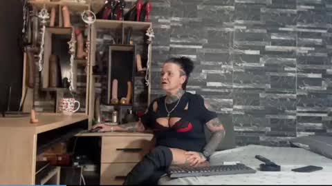 Snapshot of mistress_mirybossy chatting on 12/10/24, 12:50 Mistress Mirybossy online show from 12/10/24, 12:50