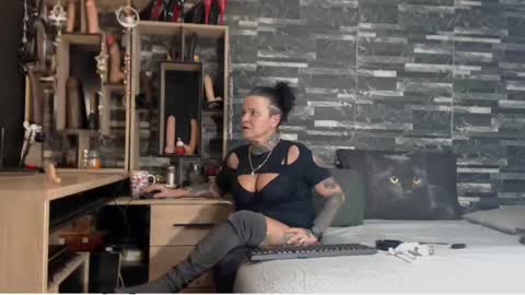 Snapshot of mistress_mirybossy chatting on 12/11/24, 05:21 Mistress Mirybossy online show from 12/11/24, 05:21