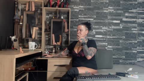 Snapshot of mistress_mirybossy chatting on 01/17/25, 01:57 Mistress Mirybossy online show from 01/17/25, 01:57