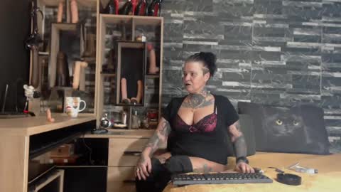 Snapshot of mistress_mirybossy chatting on 02/05/25, 01:26 Mistress Mirybossy online show from 02/05/25, 01:26
