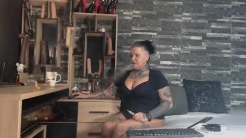 Snapshot of mistress_mirybossy chatting on 02/08/25, 07:59 Mistress Mirybossy online show from 02/08/25, 07:59