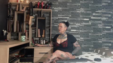 Snapshot of mistress_mirybossy chatting on 05/30/26, 04:42 Mistress Mirybossy online show from 05/30/26, 04:42