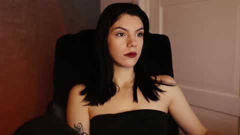 Snapshot of mistress_rochelle chatting on 01/23/25, 08:04 Miss Rochelle online show from 01/23/25, 08:04