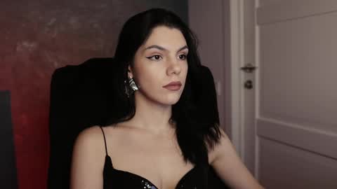 Snapshot of mistress_rochelle chatting on 03/06/25, 11:42 Miss Rochelle online show from 03/06/25, 11:42