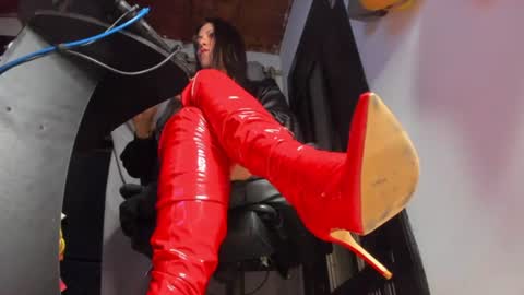 Mistress Anna Alves online show from 06/18/26, 12:00