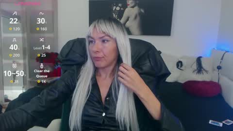 MistressEvelyn  online show from 10/07/25, 07:27