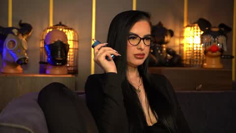 Snapshot of mistresskellykent chatting on 04/29/26, 09:43 Mistress Kelly online show from 04/29/26, 09:43