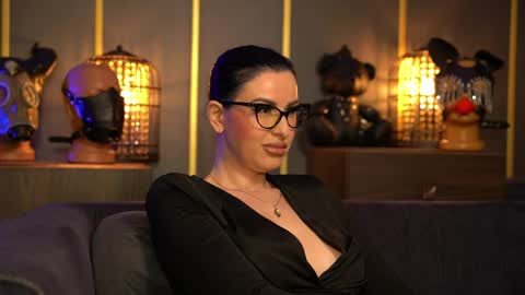 Snapshot of mistresskellykent chatting on 05/07/26, 10:26 Mistress Kelly online show from 05/07/26, 10:26