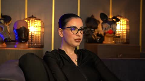 Snapshot of mistresskellykent chatting on 05/21/26, 10:50 Mistress Kelly online show from 05/21/26, 10:50