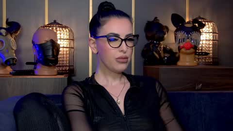 Snapshot of mistresskellykent chatting on 05/24/26, 11:32 Mistress Kelly online show from 05/24/26, 11:32