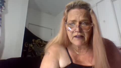 Snapshot of mistressmich623603 chatting on 10/31/25, 04:19 thick playful mistress new mature hornygranny online show from 10/31/25, 04:19