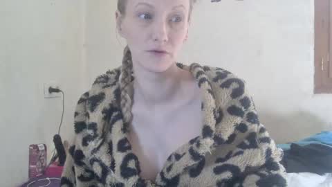 Snapshot of mistressmilly32 chatting on 02/07/26, 10:41 mistressmilly32 online show from 02/07/26, 10:41