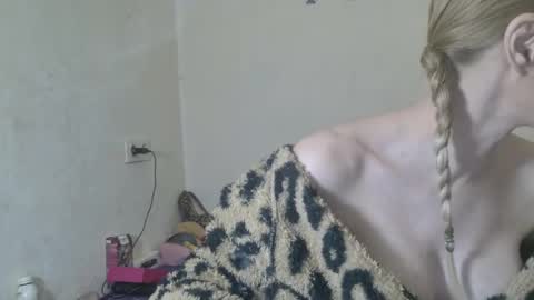 Snapshot of mistressmilly32 chatting on 02/08/26, 08:51 mistressmilly32 online show from 02/08/26, 08:51