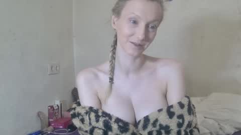 Snapshot of mistressmilly32 chatting on 02/10/26, 08:51 mistressmilly32 online show from 02/10/26, 08:51