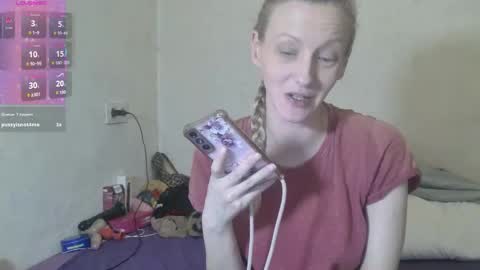 Snapshot of mistressmilly32 chatting on 02/13/26, 09:11 mistressmilly32 online show from 02/13/26, 09:11