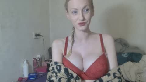 Snapshot of mistressmilly32 chatting on 02/25/26, 09:02 mistressmilly32 online show from 02/25/26, 09:02