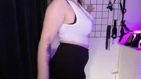 Snapshot of mistresssandy chatting on 02/27/25, 11:48 SANDY online show from 02/27/25, 11:48