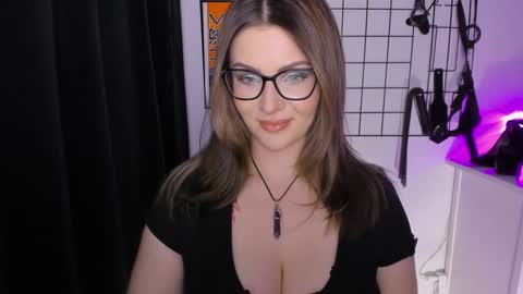 Snapshot of mistresssandy chatting on 03/10/25, 12:51 SANDY online show from 03/10/25, 12:51