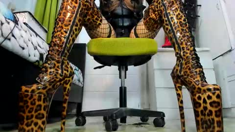 Tiffany online show from 04/13/26, 02:50