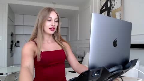 mistressuniverse online show from 05/11/26, 08:42