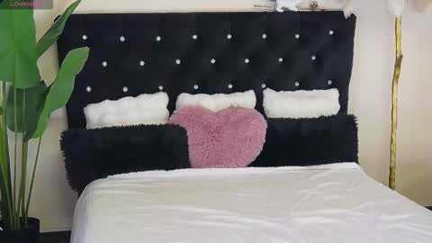 Snapshot of mistyaddams25 chatting on 01/12/26, 01:38 Misty online show from 01/12/26, 01:38