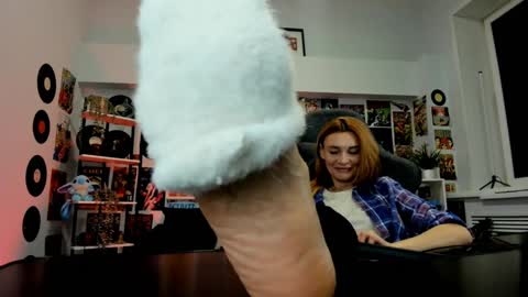 Snapshot of mistybarnes chatting on 12/16/24, 12:38 MistyBarnes NONUDE MODEL online show from 12/16/24, 12:38