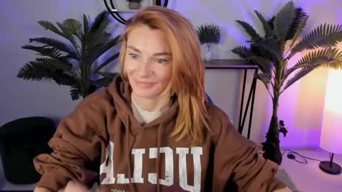 Snapshot of mistybarnes chatting on 12/23/24, 08:44 MistyBarnes NONUDE MODEL online show from 12/23/24, 08:44