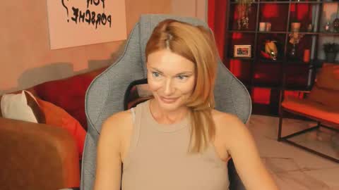 Snapshot of mistybarnes chatting on 10/05/25, 02:37 MistyBarnes NONUDE MODEL online show from 10/05/25, 02:37