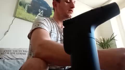 Snapshot of mitchi198989 chatting on 12/04/25, 12:36 mitchi198989 online show from 12/04/25, 12:36