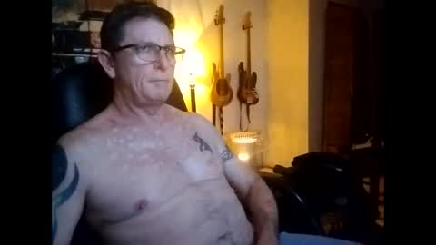 Snapshot of mitchnails69 chatting on 01/10/25, 08:07 BobbyMitchGa online show from 01/10/25, 08:07