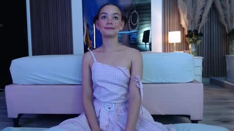 Mtica Brennet online show from 10/30/25, 03:30