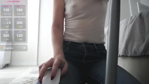 miu__miu online show from 12/09/24, 09:17