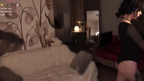 Yuka online show from 10/03/25, 04:37