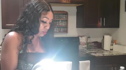 Precious online show from 09/15/25, 07:25