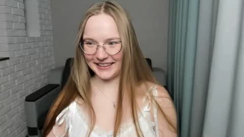 Miya online show from 01/09/25, 04:28