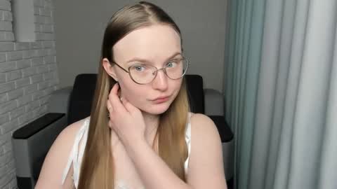 Miya online show from 03/11/25, 06:30