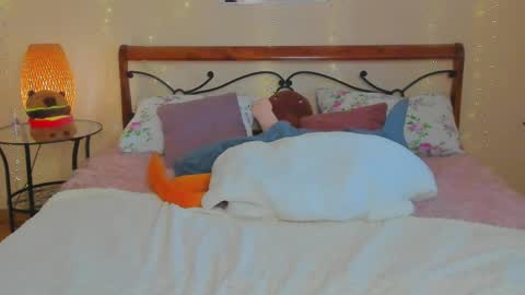 Snapshot of miya_soft chatting on 06/05/26, 01:45 Miya online show from 06/05/26, 01:45
