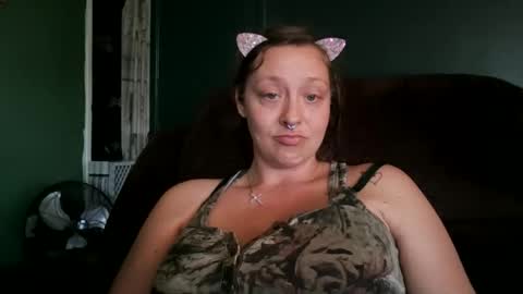 Snapshot of miztrezk chatting on 11/19/25, 06:41 miztrezk online show from 11/19/25, 06:41