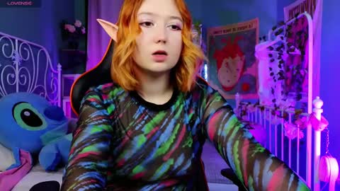 Snapshot of mizukinoyoru chatting on 02/15/25, 08:33 Mizuki online show from 02/15/25, 08:33